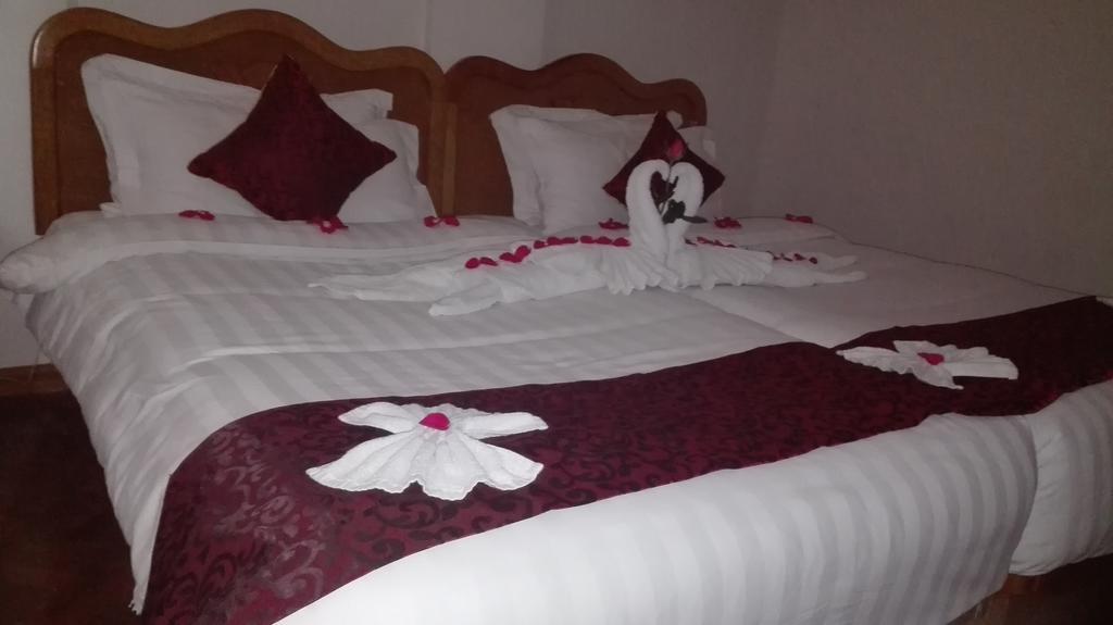 Hotel Dingar Mandalay Luaran gambar