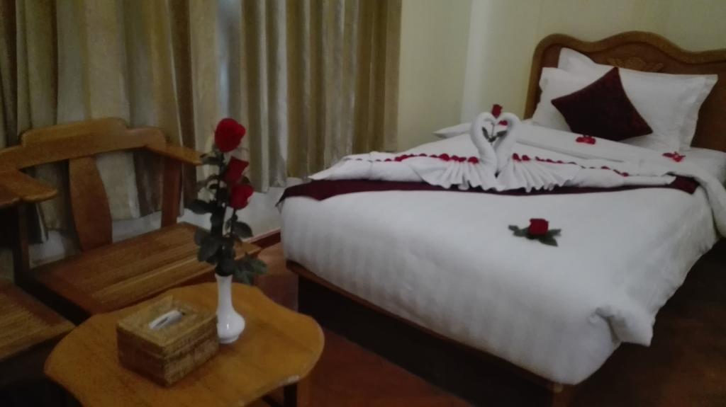 Hotel Dingar Mandalay Luaran gambar