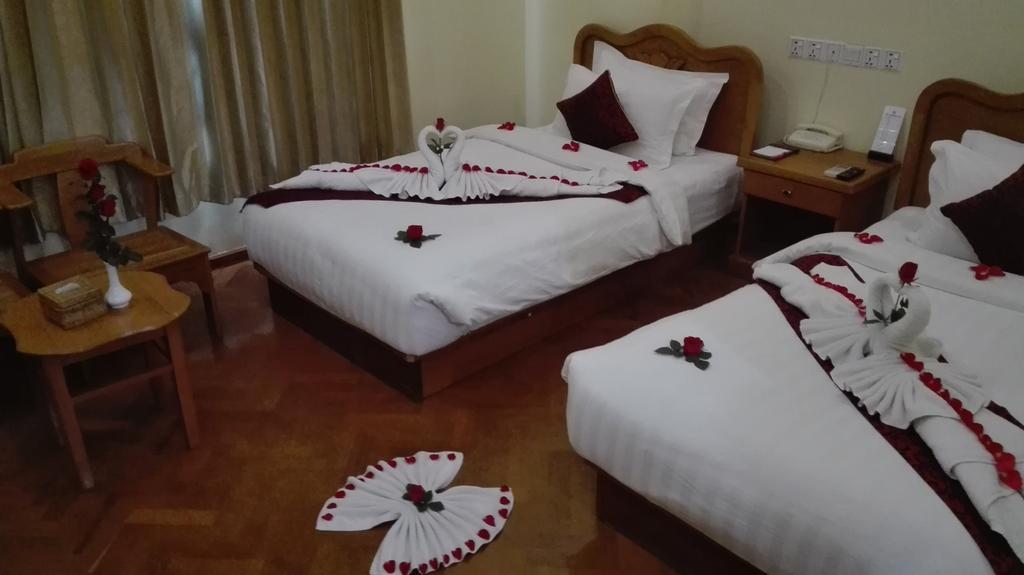 Hotel Dingar Mandalay Luaran gambar