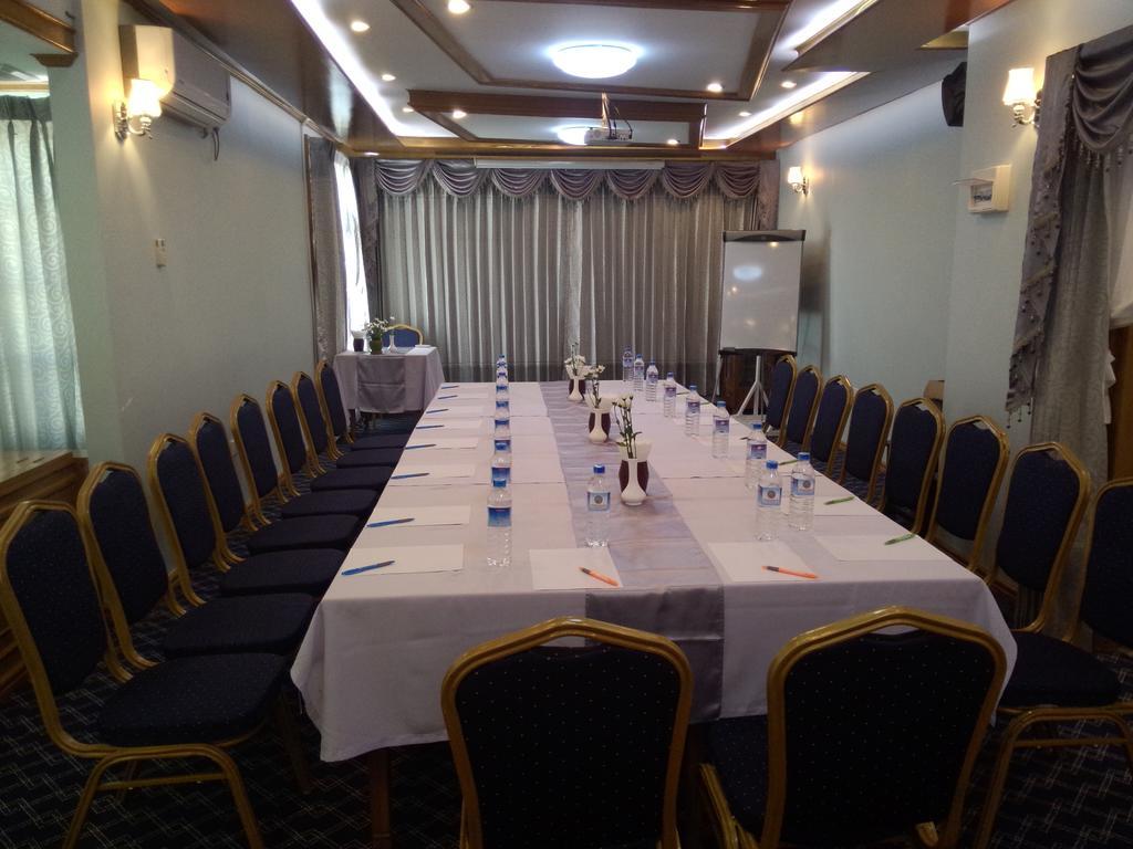 Hotel Dingar Mandalay Luaran gambar
